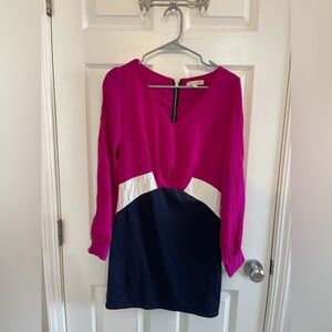 Gianni Bini short long sleeve dress with a slit on both sleeves.